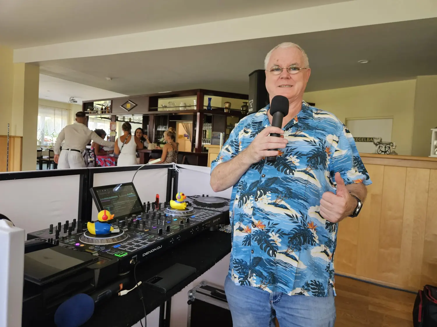 Mann auf einer Disco-Party von Fridolins Disco